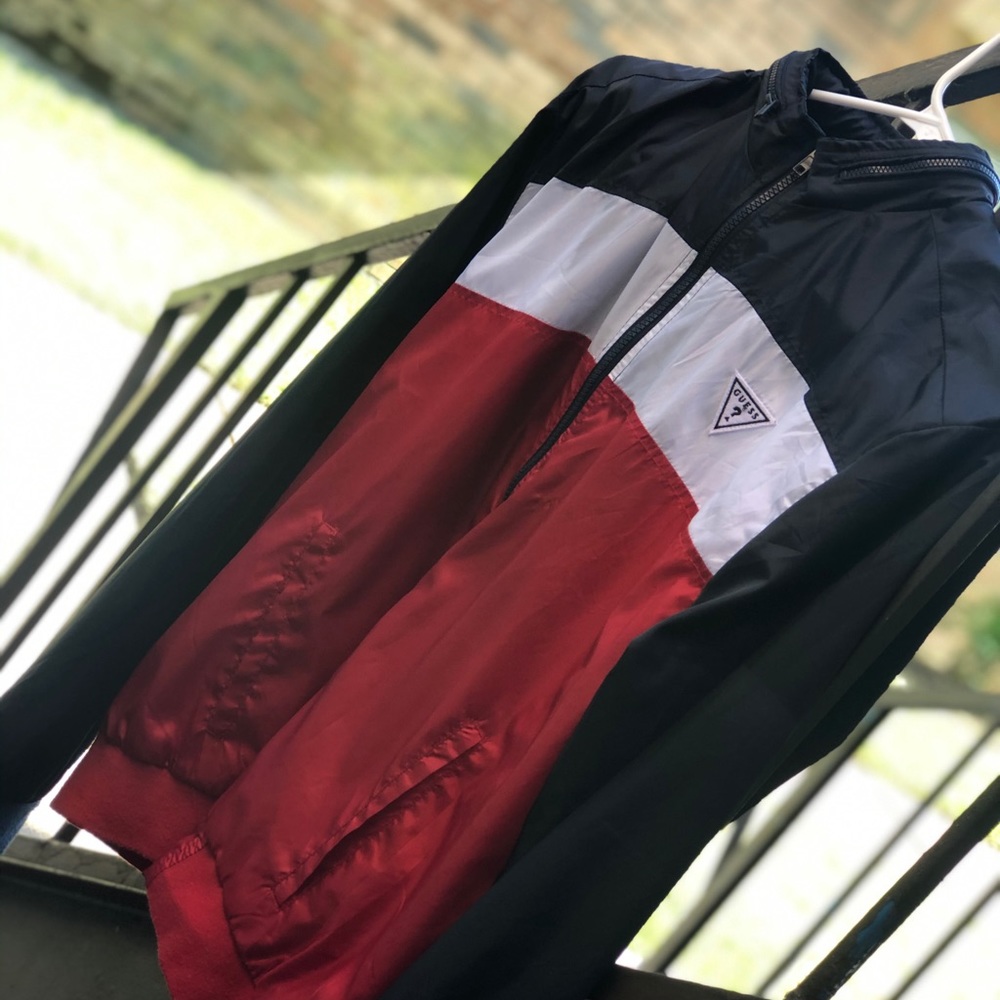Guess windbreaker